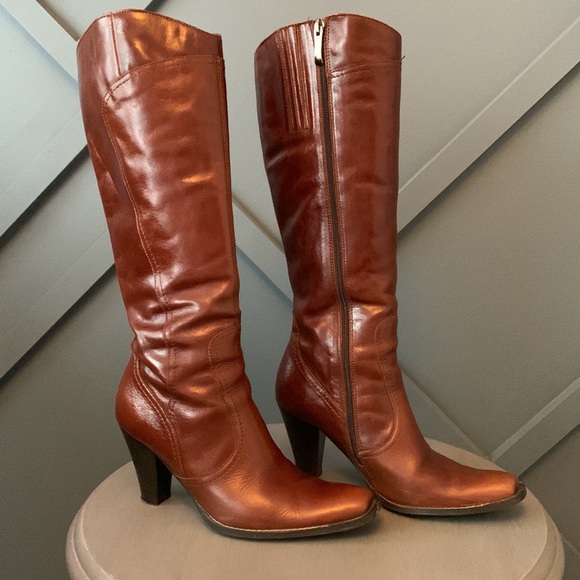 Lasoki Knee High Leather Boot - Picture 2 of 9